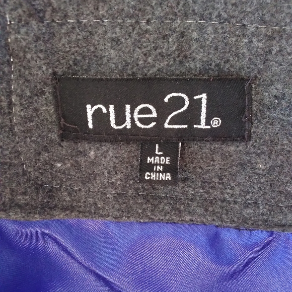 RUE 21 Grey's Women's Coat. SIZE L - Picture 4 of 11